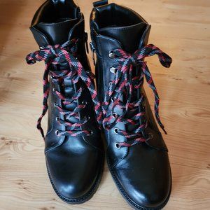 Vince Camuto GAVIANA Leather Boots size 7 Wide